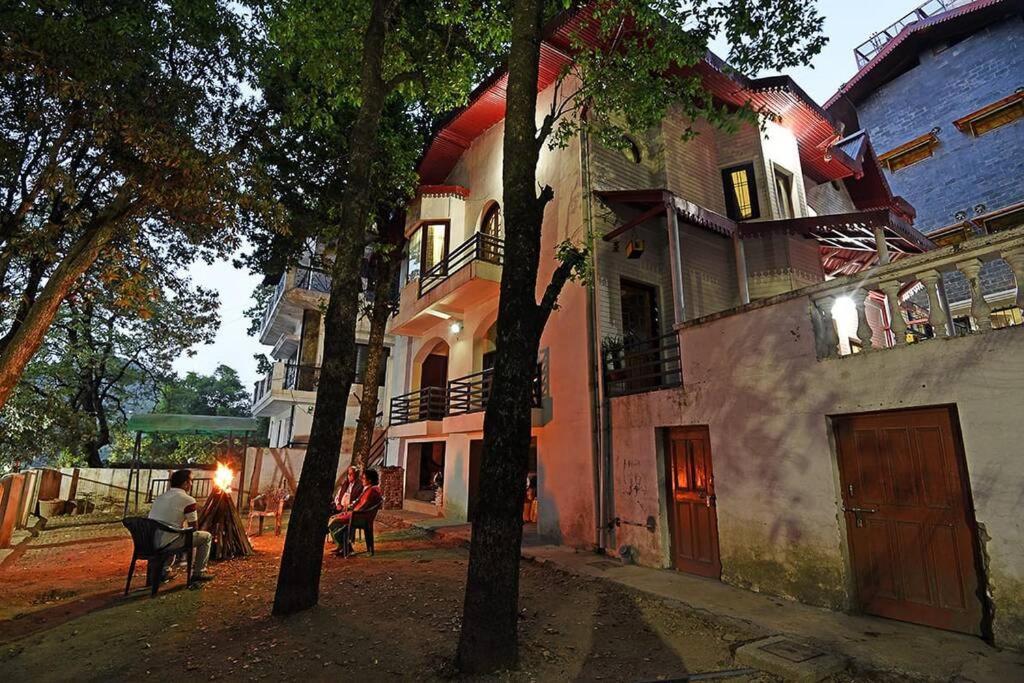 Dalhousie Luxury *